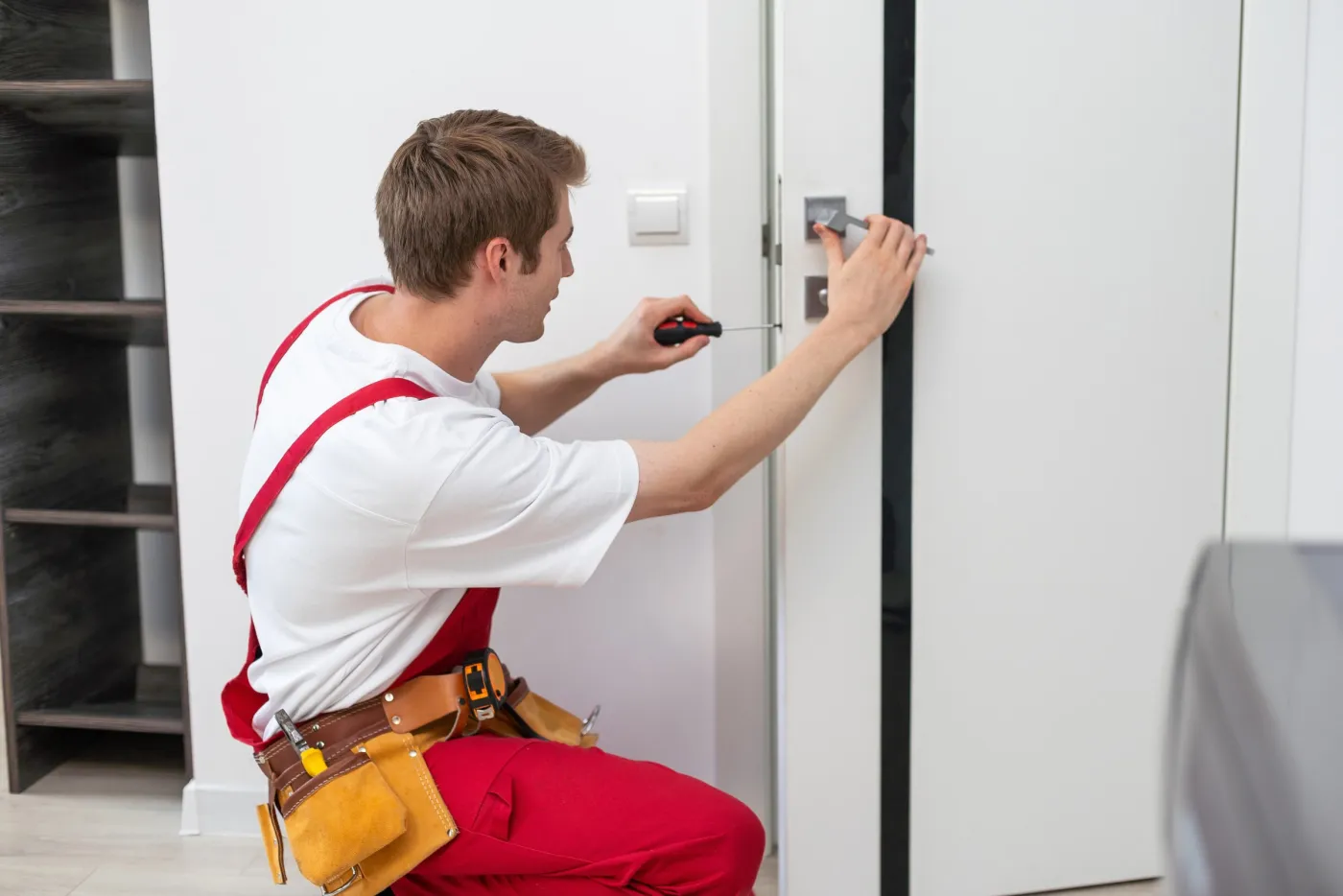 Pose d'une serrure de sûreté sur une porte de logement à Trappes (78190)